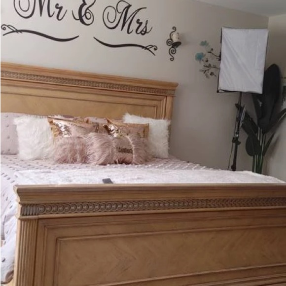 🆕 Set of 2 White Fur and Sequin Decorative Pillow Covers - Picture 5 of 6